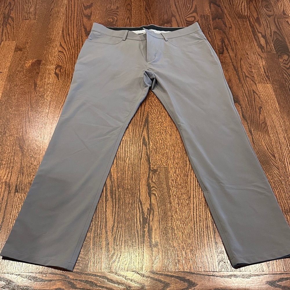 KJUS “Ike” Golf Pants – Gray | W36 L32 | Pristine Luxury Performance